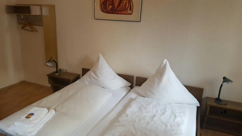 Kansakar Hotel Кайзерслаутерн Экстерьер фото