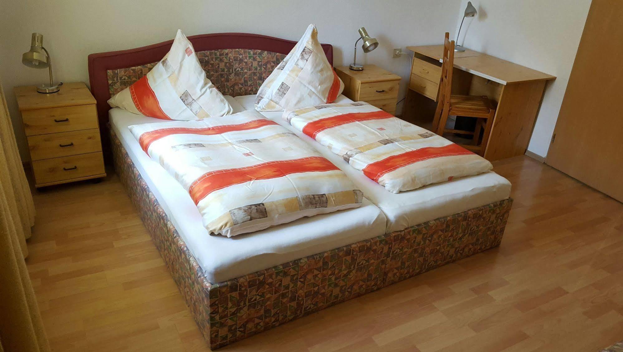Kansakar Hotel Кайзерслаутерн Экстерьер фото