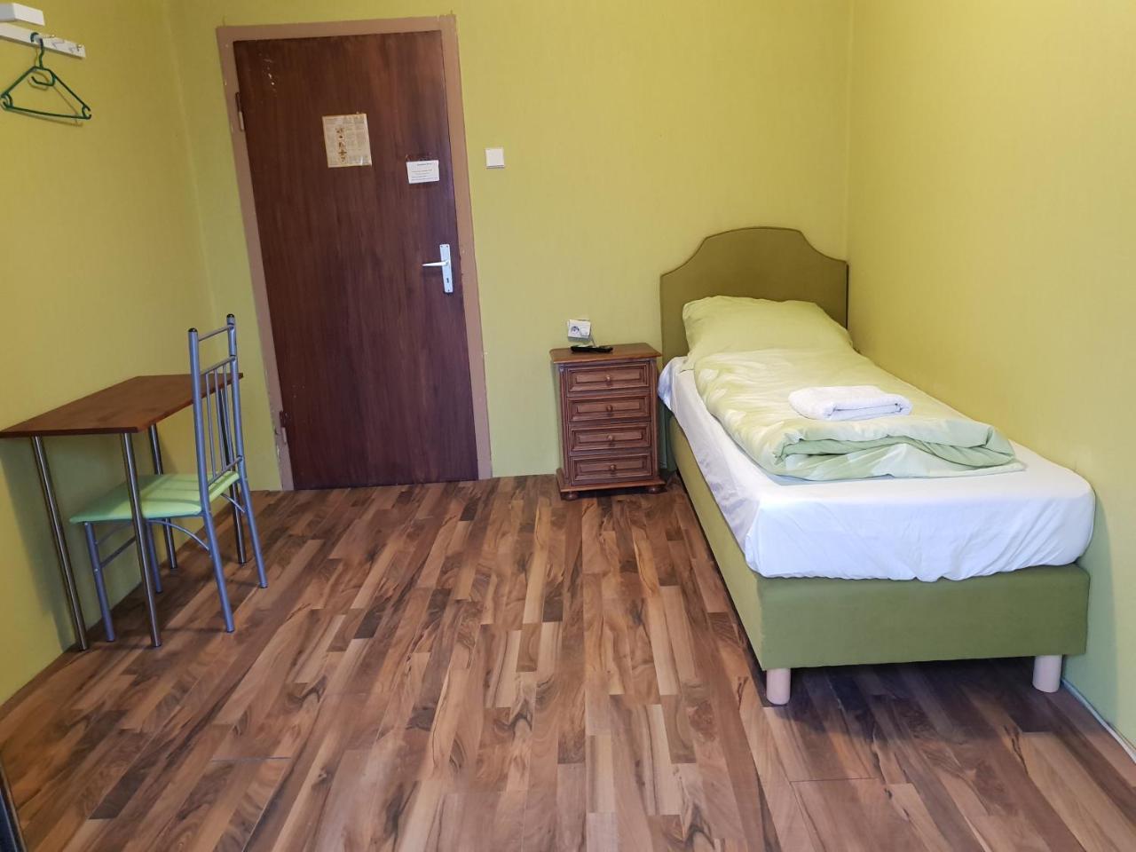 Kansakar Hotel Кайзерслаутерн Экстерьер фото